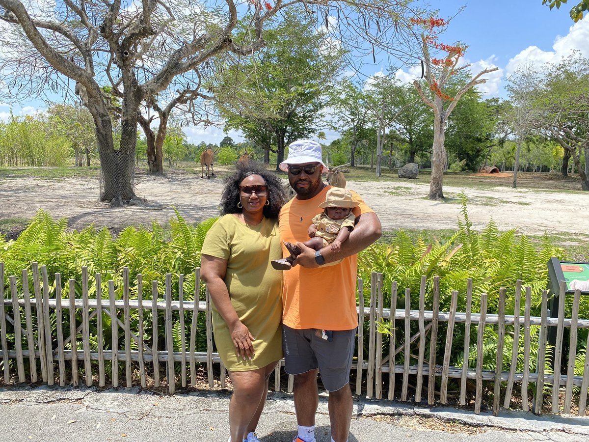 __Scuba's tweet photo. First zoo trip vibes. Kick check on deck! #OGHeat #BoJacksons #NikeWaffle https://t.co/gXauk7X84O