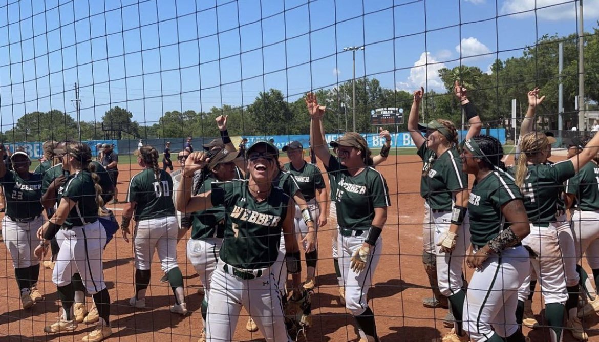 WebberSoftball's tweet photo. Your 2022 Sun Conference Champions ✨ https://t.co/pEwRcbI2yE