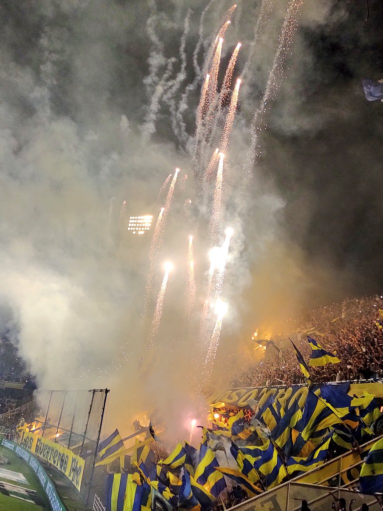 AgrupacionCA's tweet photo. Andá a contarle a alguien que no sabe, que el equipo de ésta hinchada terminó último en el torneo. 
Somos distintos, de eso no quedan dudas.

#CarnavalTodaLaVida
#LosGuerreros https://t.co/VxvHzUYn8N