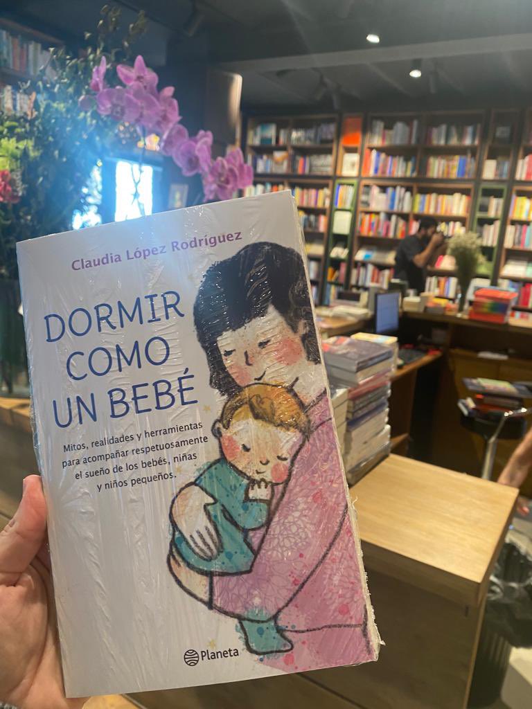 ClaudiaLopRo's tweet photo. Ya en todas las librerías en #Uruguay : Dormir como un bebé. 
Un libro con información actualizada y herramientas para acompañar el sueño de los más pequeños desde una crianza respetuosa ❤️
¿Ya tenes tu ejemplar?

#crianzarespetuosa #sueñoinfantil https://t.co/uOyBzBNYiH