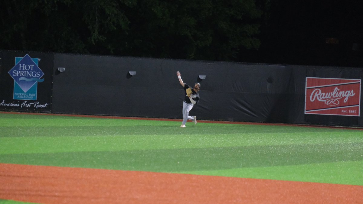 OBU_Baseball's tweet photo. .@WalkerKeller5 to @treyfurrey for a DOUBLE PLAY! 2-1 Harding, ⬆️3️⃣ https://t.co/uTsBzB1uE8