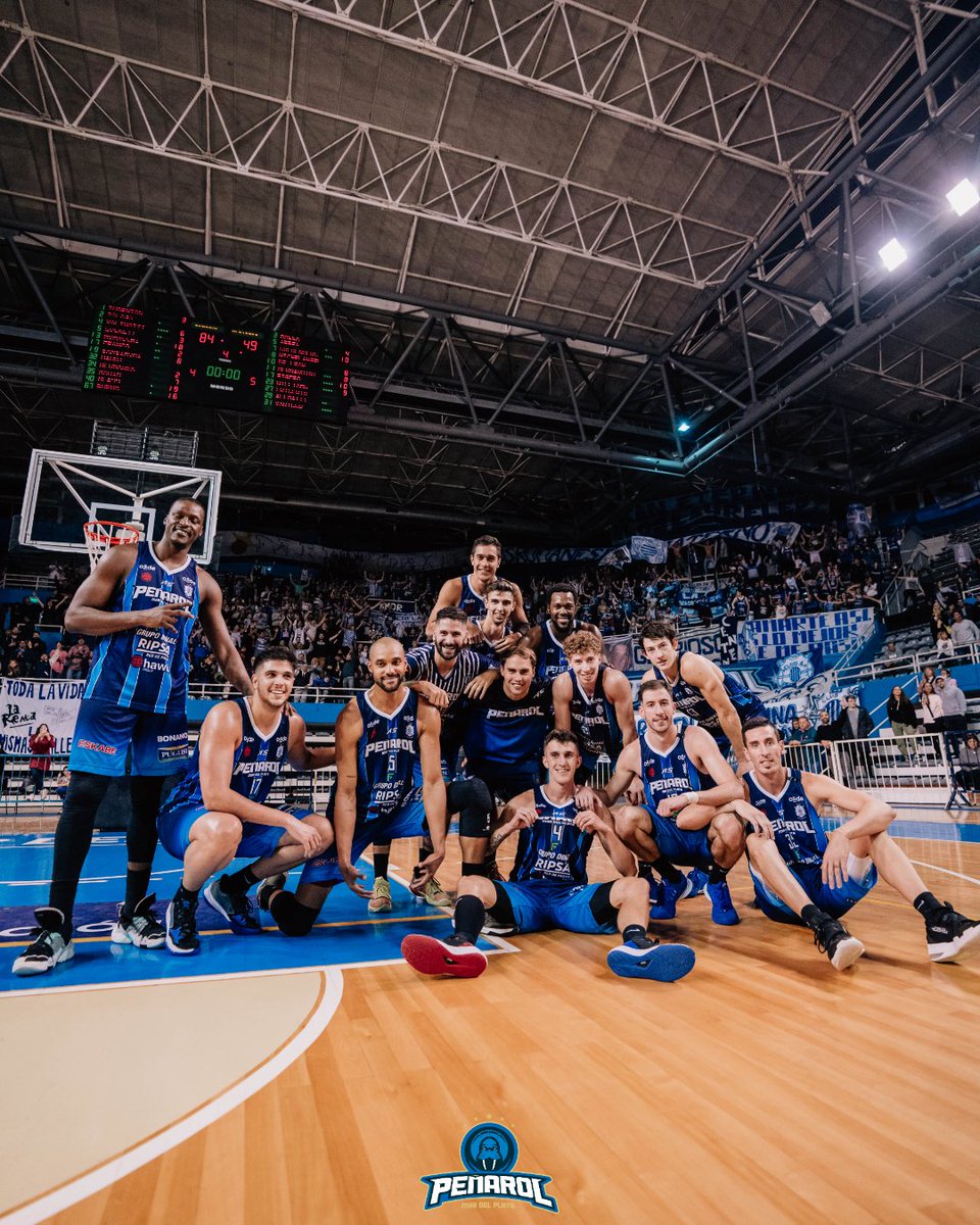 Penaroloficial's tweet photo. ¡GRACIAS, EQUIPO! 👏🏽

Ningún reproche, solo agradecimiento para estos jugadores y cuerpo técnico, por defender nuestra camiseta y poner al Club en lo más alto de la Liga Nacional.

También a nuestros dirigentes y nuestra gente, pilares de esta gran temporada.

#VamosPeña 💪🏽💙 https://t.co/mAGEyrEHM6
