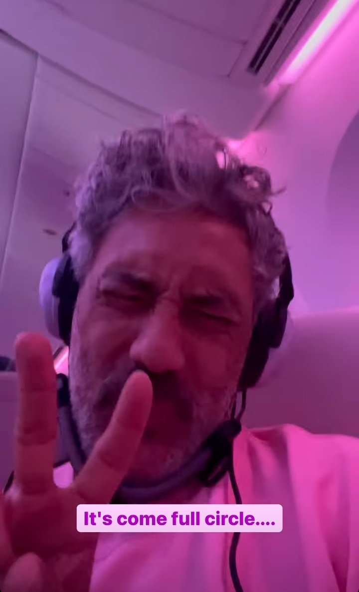 comfortaika's tweet photo. the pilot                                the season finale https://t.co/MUTzRgJBt9