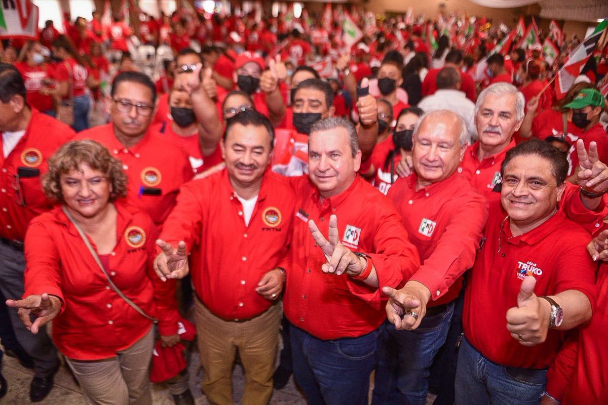 edgarmelhem's tweet photo. ¡Cerramos un excelente sábado! #Matamoros es grande gracias a la raza priísta que jala con fuerza. 🔴 En las buenas y en las malas, en el PRI: ¡Vamos juntos y ganamos juntos! Todos a votar por el PRI. #DeAquíParaAdelante https://t.co/X2fNflKwfL