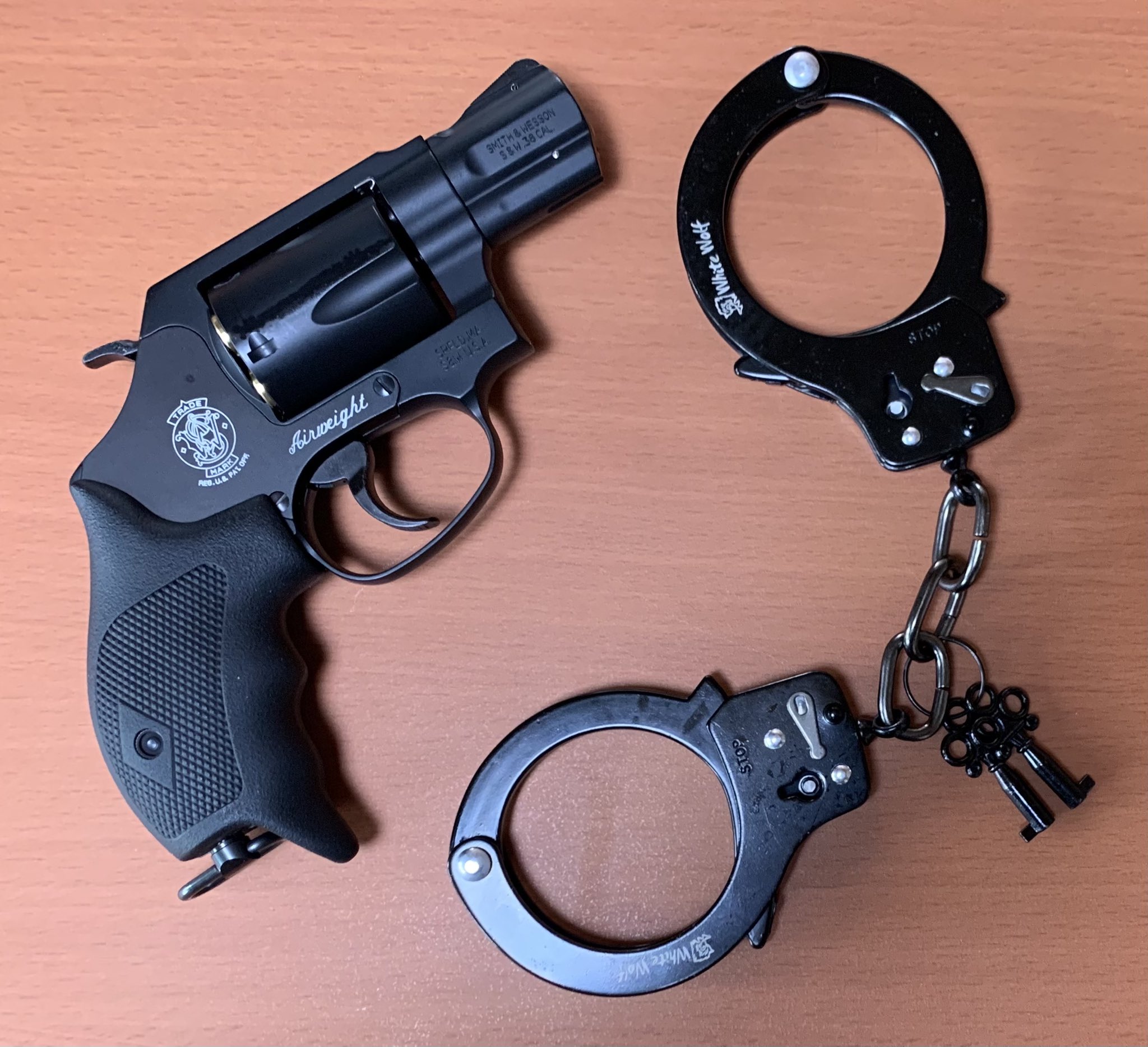 捜査官J🔫ドラマの銃器・劇用車特定班 on X: 捜査官J🔫ドラマの銃器・劇用車特定班 on X:
