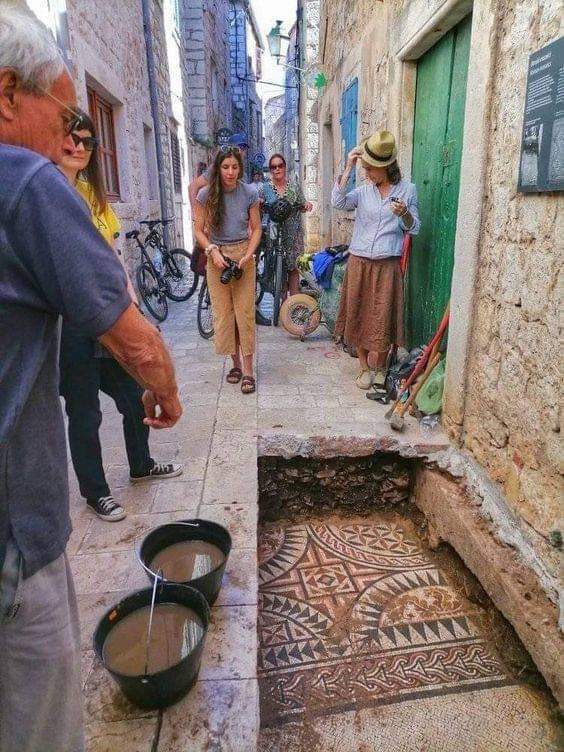 historydefined's tweet photo. Roman mosaic discovered in 2021 in old town of Hvar, Croatia. https://t.co/dmmiqlfuCQ