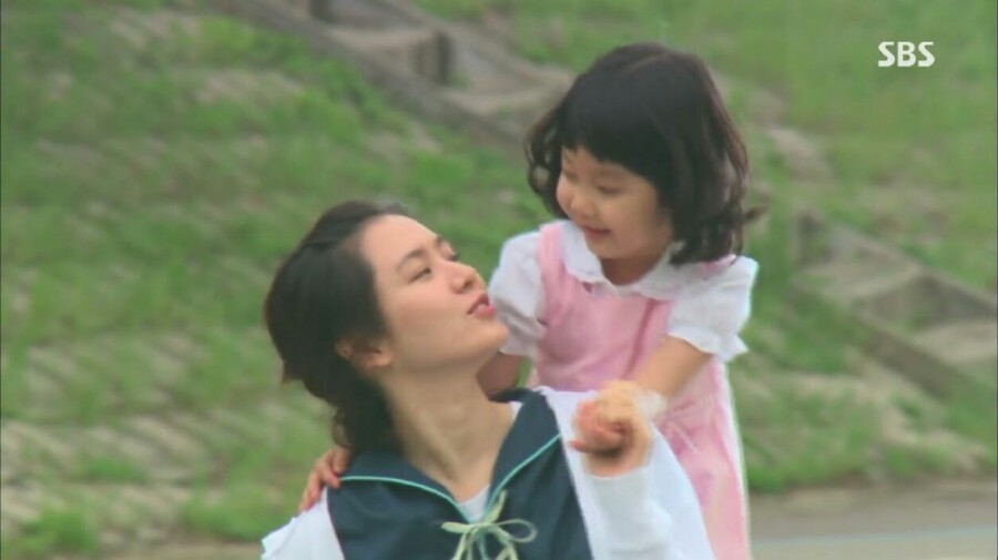 yejintangerine's tweet photo. Happy Mother's Day to all beautiful and amazing mommas out there! 💗

Here are Yejin's roles as a strong, compassionate and warm-hearted mother from her drama (Alone in Love) and movies (My Wife Got Married, The Truth Beneath and Be With You).

#SonYeJin #손예진 https://t.co/mdl03b9LLr