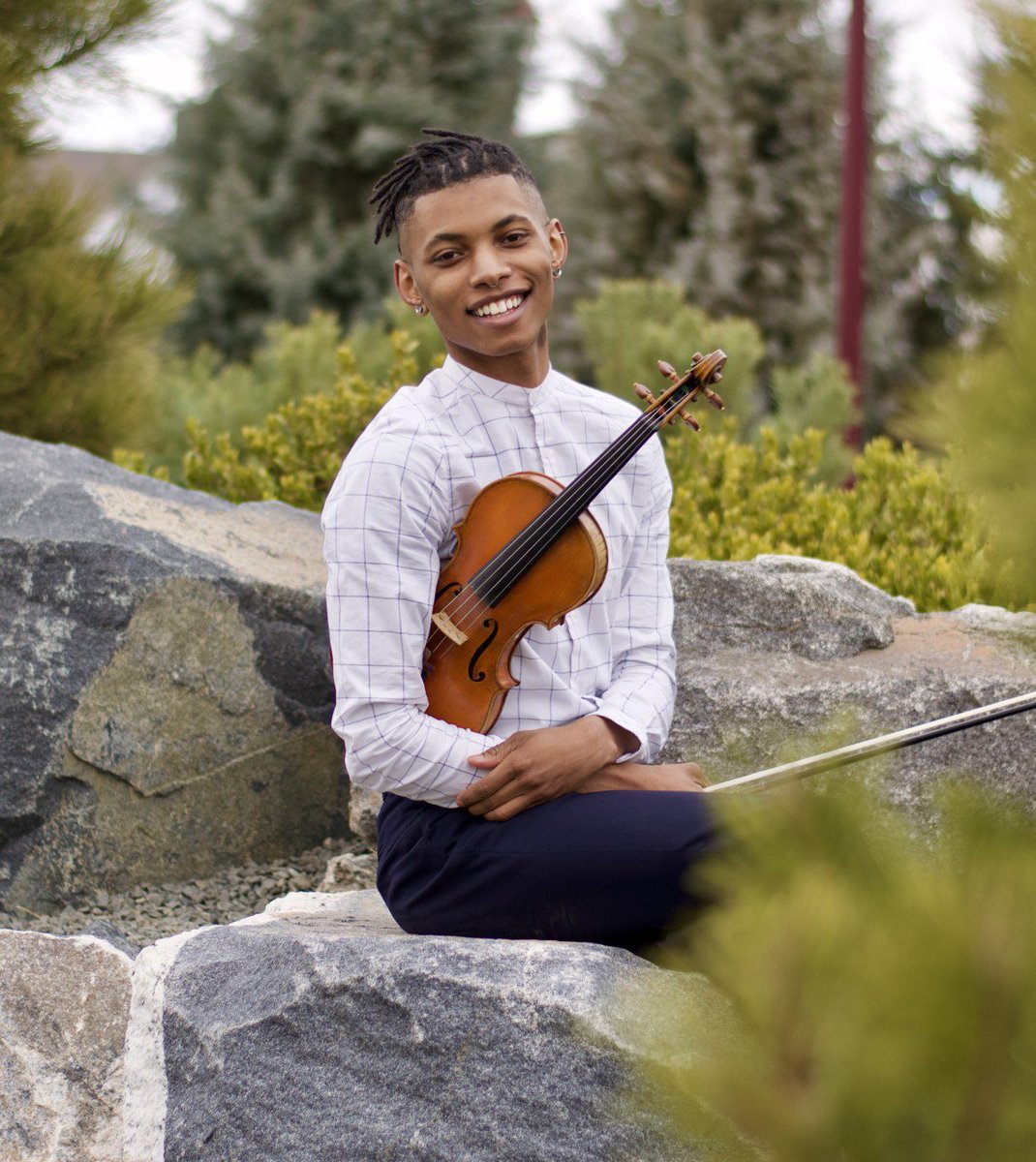 FCMden's tweet photo. Enjoy live music as you wander the Clyfford Still galleries with performances by Patrick Hyatte, violin and Ernie Carbajal, cello. Sunday, May 8 - identical concerts at 11 a.m. and 1 p.m., included free with Museum admission. Seating is limited and first come, first served. https://t.co/8Bitf3y2dz