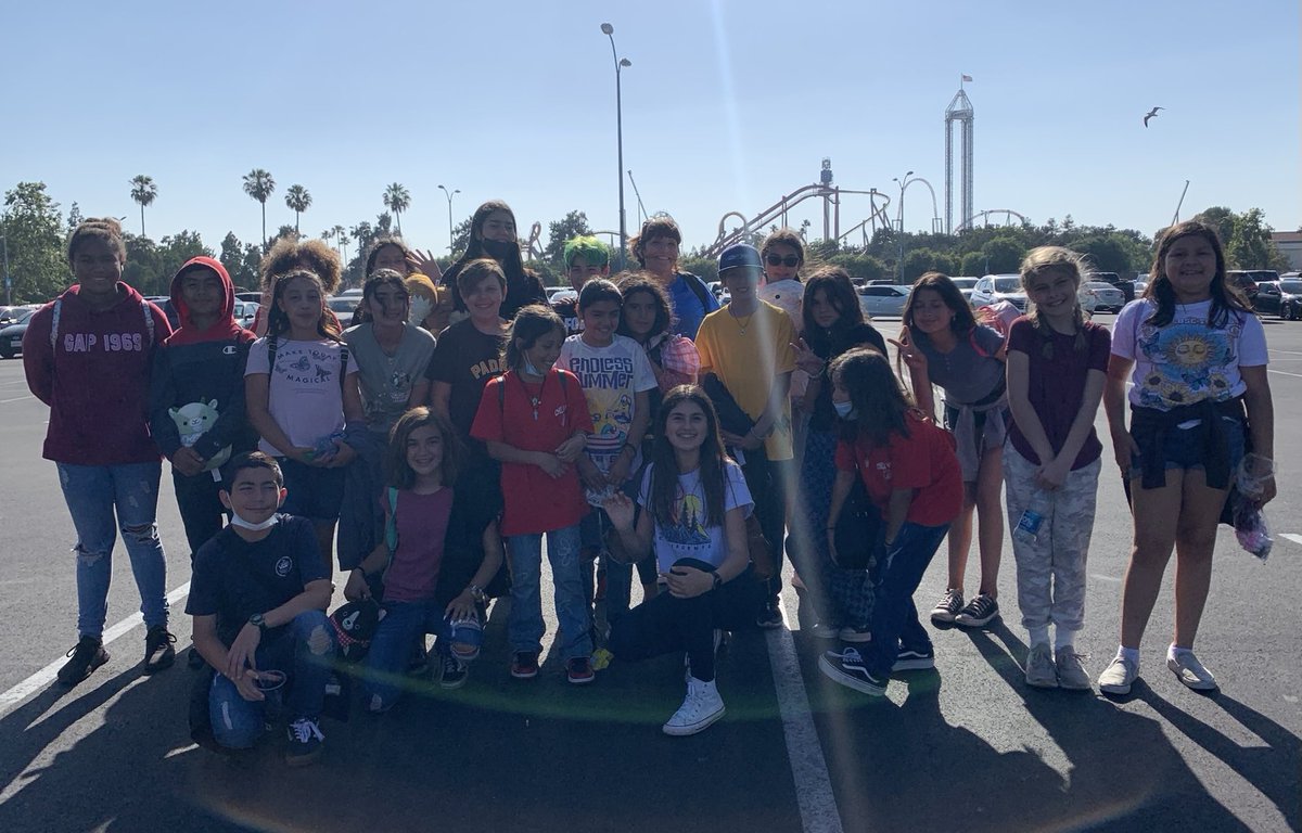 Had a super day at Knott’s Berry Farm with our Safety Patrol officers. Thank you for your service 💙 and thank you CHP for supporting us 💛