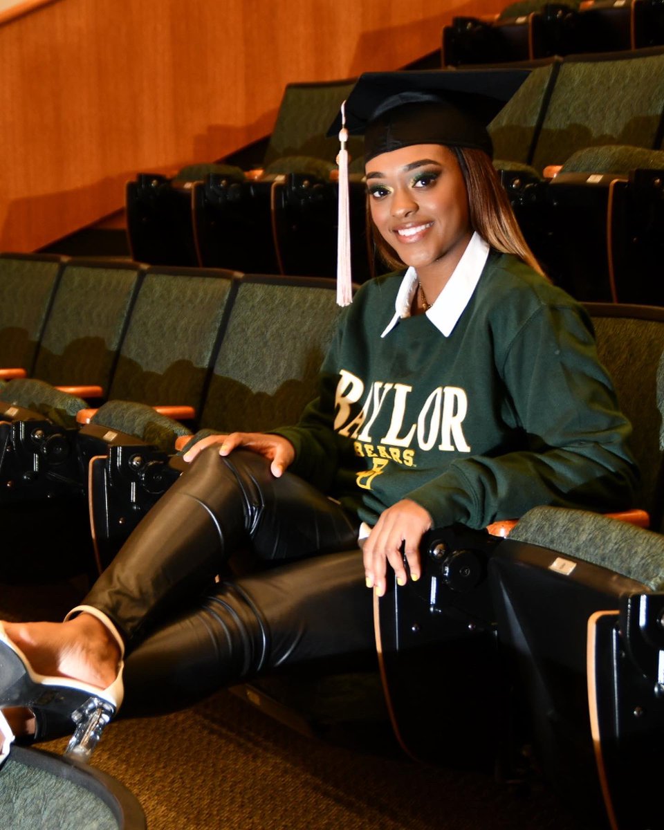 When I first transferred to Baylor back in 2019 I was told I wouldn’t graduate until 2024…. guess that’s why I only trust God’s timing 😌

May 14th, 2022 at 9:30AM 🎓💚