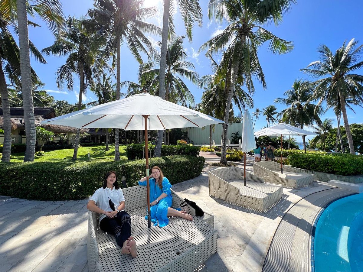 vaniaedralin's tweet photo. 16 hours in Panglao 🤍🙏🏼☀️🌴✈️😊

#MomagerDuties 🙃#DeannaInBohol 

Special thanks to Mayor Nila Montero and Councilor Aya Montero-Caindec for inviting us. https://t.co/KskgCNGwWJ