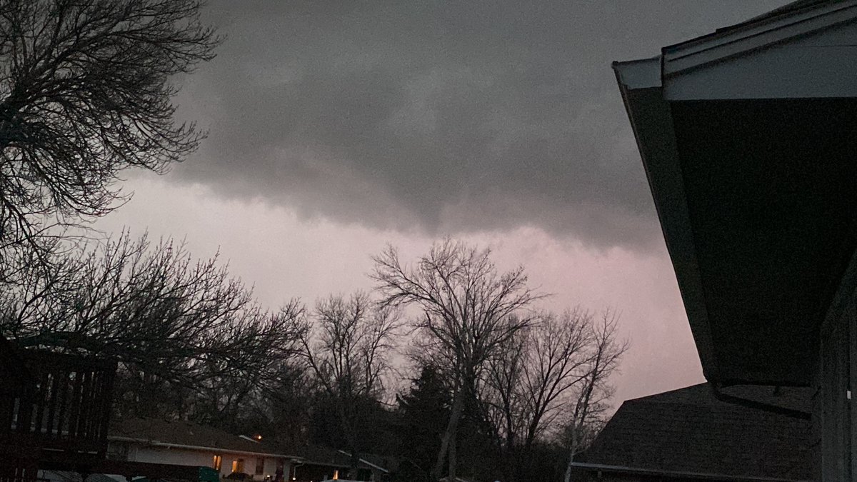 SamEllyson's tweet image. Brief funnel in Aberdeen tonight!