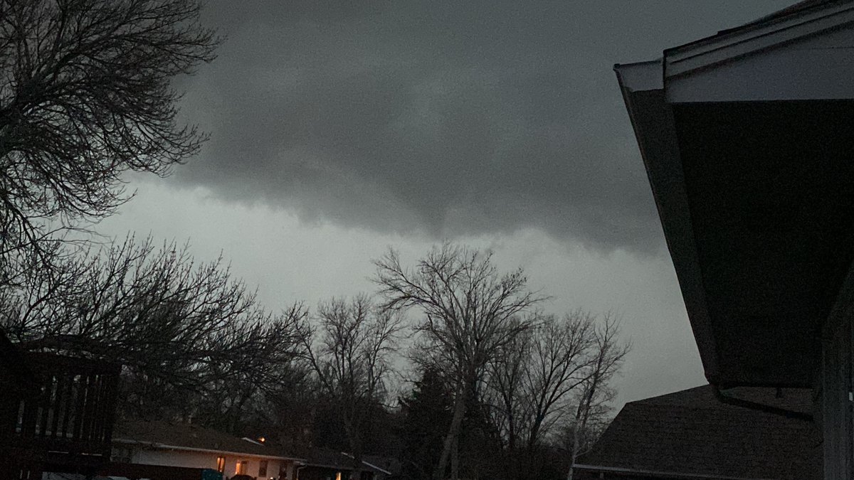 SamEllyson's tweet image. Brief funnel in Aberdeen tonight!