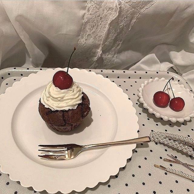 สุขสันต์วันเกิดน้องคิมของพี่ตี้ 🤍✨
ขอให้มีความสุขมากๆ สมหวังในทุกๆเรื่อง
ขอให้รายล้อมไปด้วยคนที่รักน้องคิมน้า
อยู่แฮบปี้เบิ้ดเดย์กันไปทุกปีเลยนะครับคนเก่ง 🎂🎂