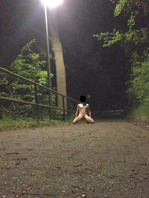 who&rsquo;s coming along for a midnight stroll? https://t.co/QLoxBVLO84