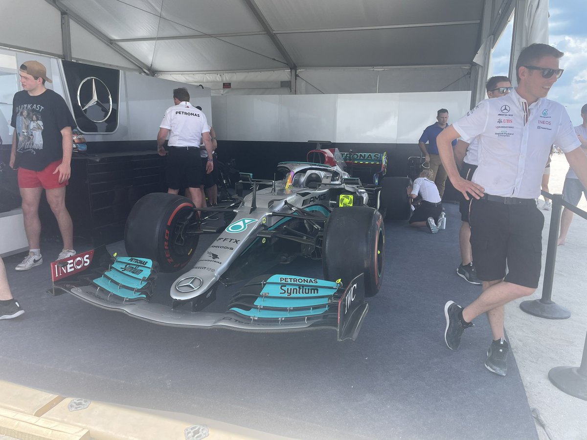 AoverK's tweet photo. Made it to day 2 of @FTX_Official Off The Grid and got to see some of the @FTX_NFTs and other vendors.

The night is still going but tomorrow is the big race day though.

This is the @MercedesAMGF1 demo car. https://t.co/UZpjz9Pbto