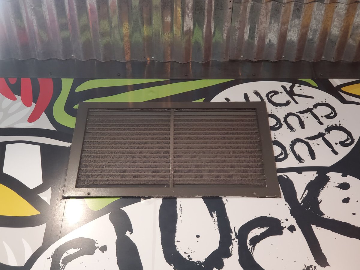 LisaLi_19's tweet photo. @GuyFieri could you send someone to clean the AC vents at your restaurant plz? https://t.co/DOEaz5kmti