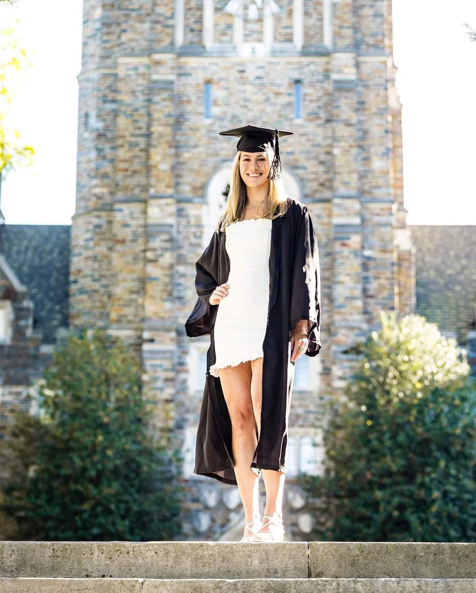 TAVVolleyball's tweet photo. #NewMastersGradAlert: Congrats to #TAVAlumni @PaytonSchwantz for graduating from Duke University! #GoTAV π https://t.co/rEeDDEk7y8
