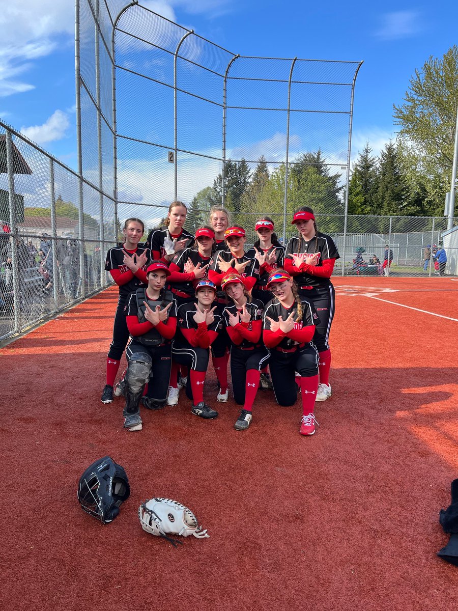 TalaRennie's tweet photo. Team went 3-0 today - we’re off to gold bracket playoffs tomorrow! Go Renegades 🥎🔥! #Softball #Playoffs @USSSAFastpitch @WRRenegades2024 @ExtraInningSB @Los_Stuff @CoastRecruits @LegacyLegendsS1 @SBRRetweets @IHartFastpitch @TopPreps https://t.co/V0Tnbke6cE