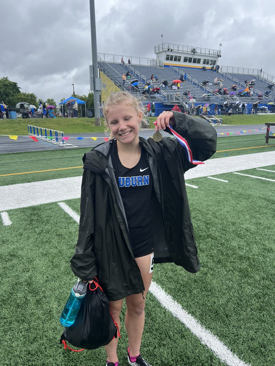 auburnhightrack's tweet image. Auburn Sophomore Stacy Lewis ran a blazing fast 400m winning the Junior Division at the 2022 Cosmopolitan Invitational with a time of 1:02.28 almost beating our school record in her 2nd time running the event.  #FastLap #StateQualified #Champ