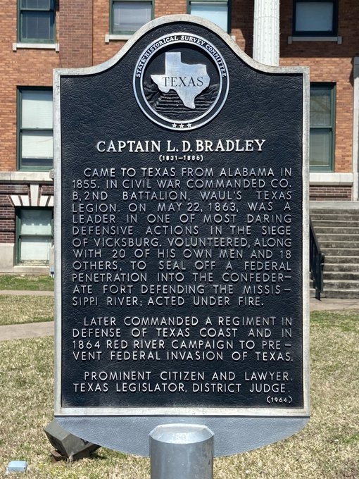 TexHistMarkers's tweet photo. Captain L. D. Bradley
Fairfield, Freestone County, Texas
Location:  31.7255427, -96.1600182
Read More:  https://t.co/8oh7YJOaR6
#Texas #History #TexasHistory #FreestoneCounty https://t.co/JcTtcpHDTB