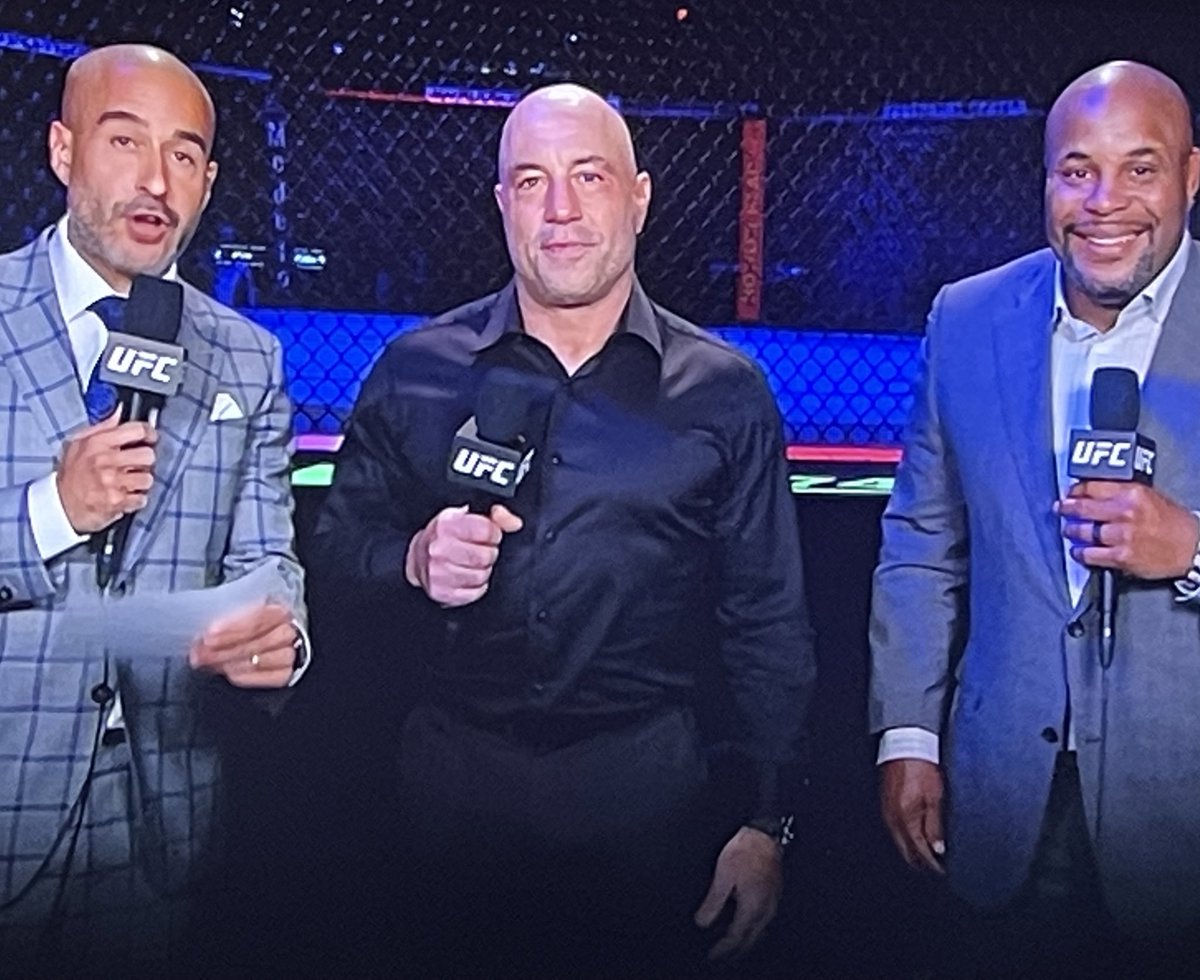 annabringhassel's tweet photo. Joe Rogan always coming through with that Olive Garden busboy drip #UFC274 https://t.co/libdYDugpR