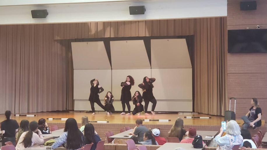 We got some more great photos from the Fine Arts Showcase!!  We cannot wait for next years showcase!!