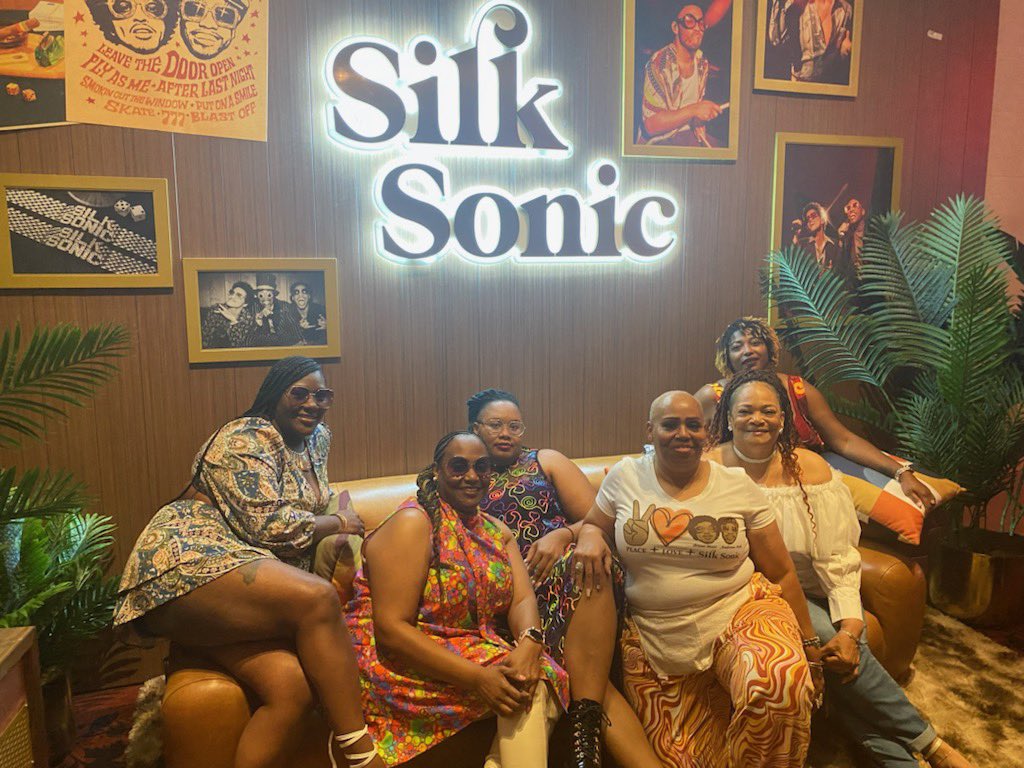schap562's tweet photo. It’s about to go DOWN!!!
@BrunoMars @AndersonPaak @silksonic https://t.co/Rl7FvcTecr