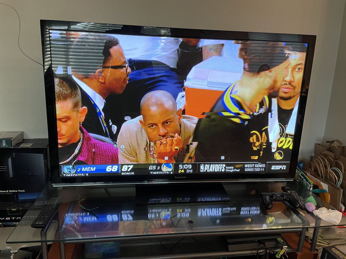 Quan's tweet photo. TFW you pitch @Andre your new startup and he is just thinking. #Mastry https://t.co/Y4TfeZCNgf