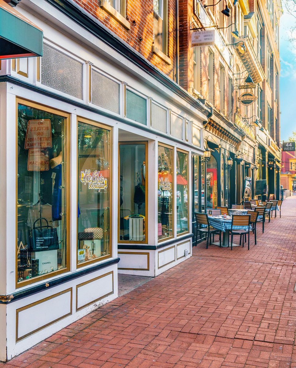 La Chic Boutique in town