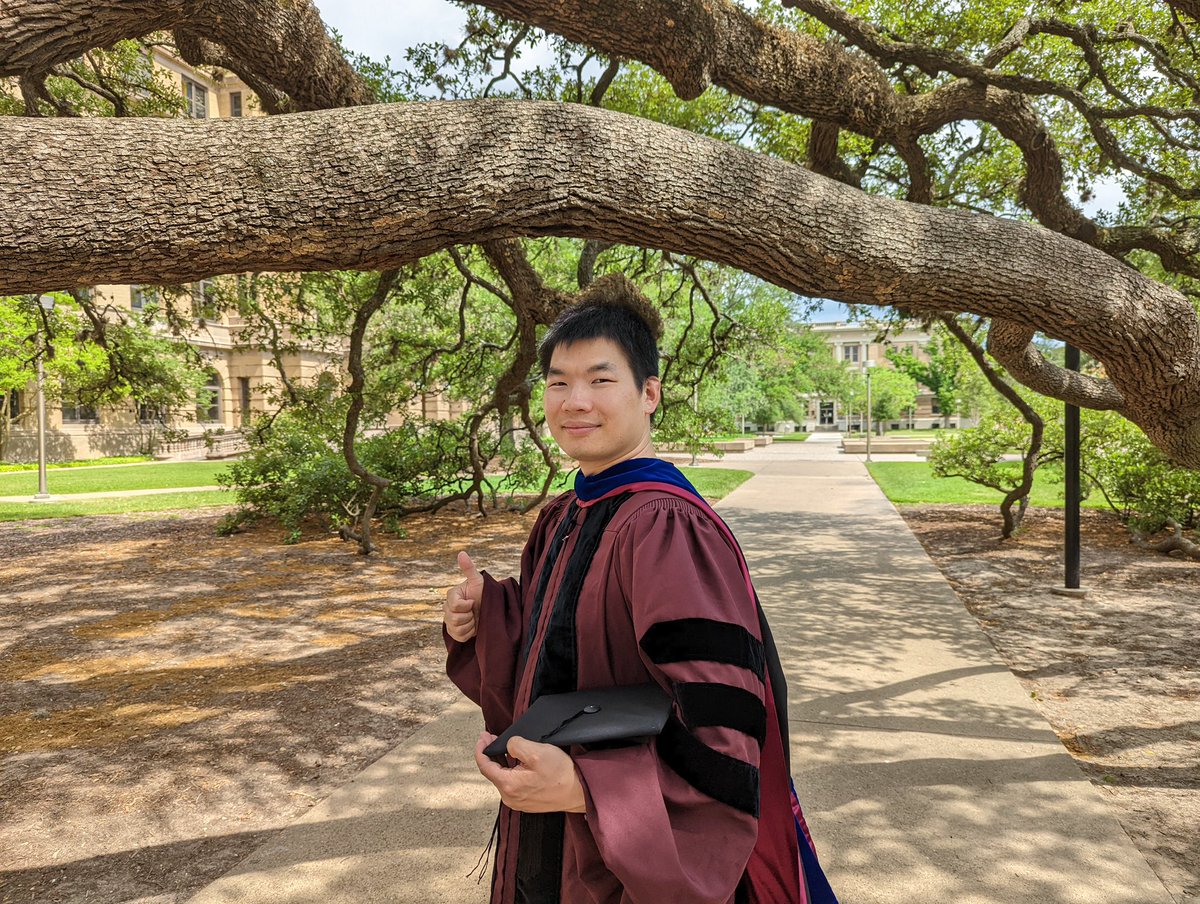 BinLong3's tweet photo. Officially, Dr. Long!
Thanks &amp; GIG ‘EM!!! https://t.co/8JXn9CuHUo