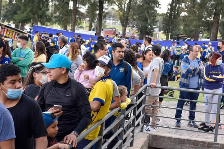 mp_xeneize's tweet photo. Somos la mitad más 1... Somos el pueblo y el carnaval 🗣️🎶🇺🇦🙌 https://t.co/SxoNnAokln