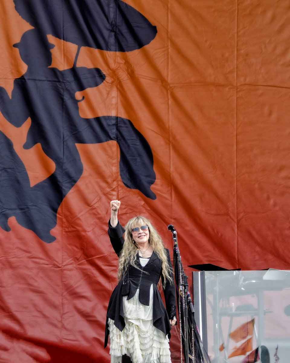 jazzfest's tweet photo. Welcome back, @StevieNicks. You made our Dreams come true.

📷: Douglas Mason 

#jazzfest https://t.co/K4F9UUo8Cc