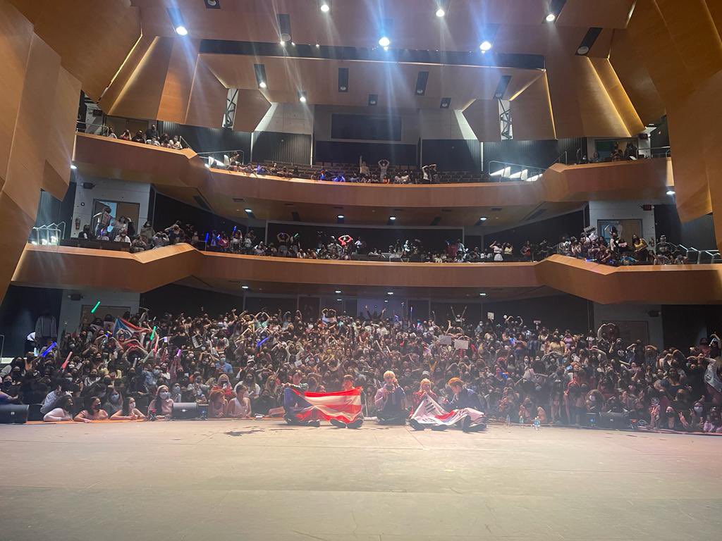 MCEKpop's tweet photo. Gracias Puerto Rico por este gran sold out 🇵🇷 @MustB_mustment Próxima parada Panamá 🇵🇦 https://t.co/RCNNq0hHhr