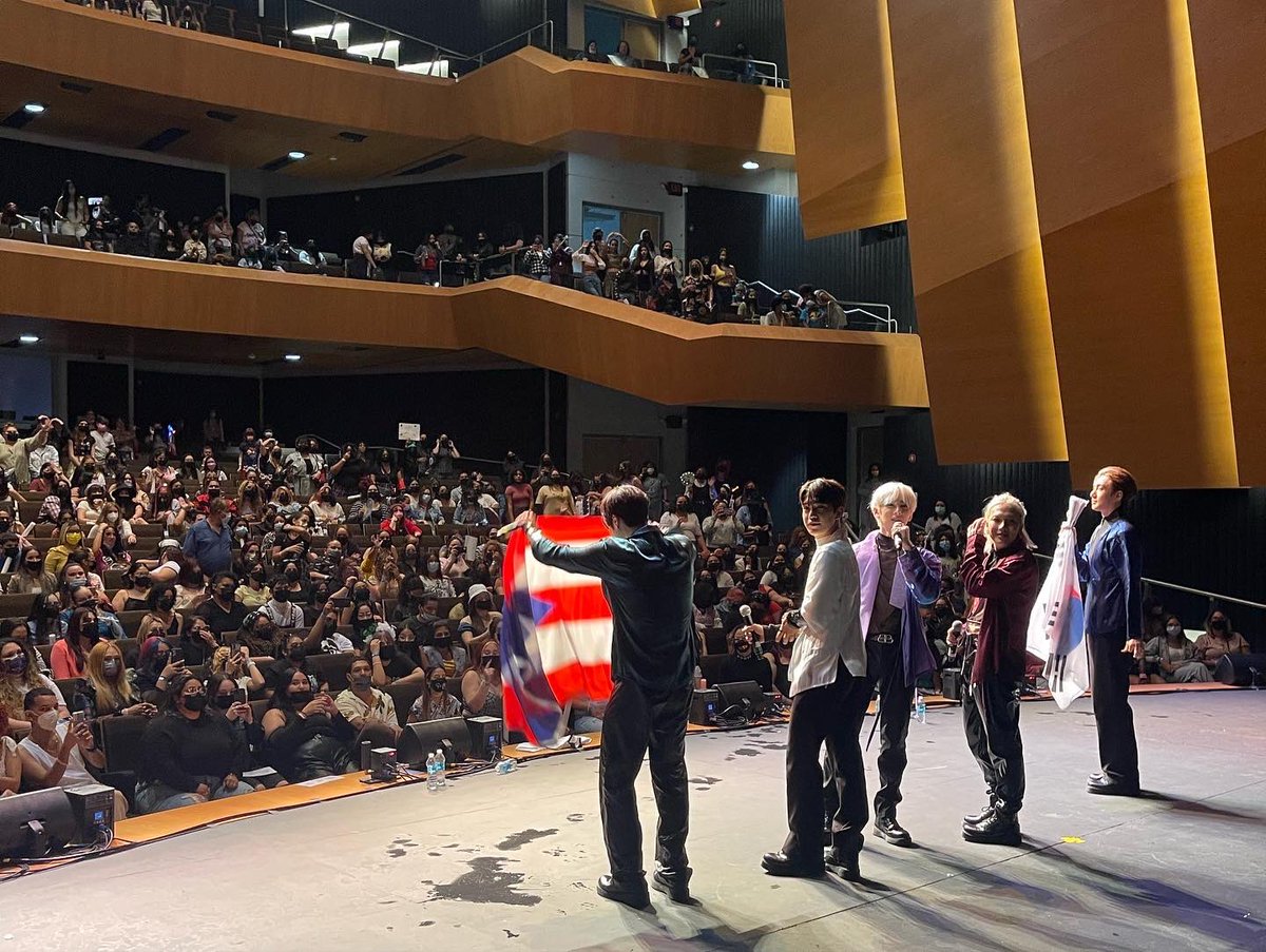 MCEKpop's tweet photo. Gracias Puerto Rico por este gran sold out 🇵🇷 @MustB_mustment Próxima parada Panamá 🇵🇦 https://t.co/RCNNq0hHhr