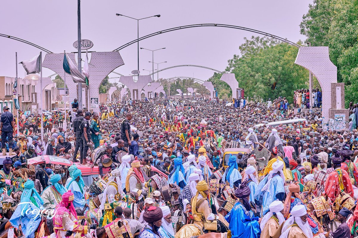 KGreatness12's tweet photo. Nasarar Mutanan Kano Shine Nasarar @dawisu . Dukkan Matashin Kwarai Burinshi Shine Ganin Cewa Ya Inganta Rayuwar Matasa Irinsa, Iyaye Maza Da Mata, Sofaffi Dakuma Yara Masu Tasowa. @dawisu Matashi Ne Mai Ciki Da ilimi Na Addini, Zamani Da Ilimin Zaman Takewar Rayuwa. https://t.co/yKlwlmXRLn