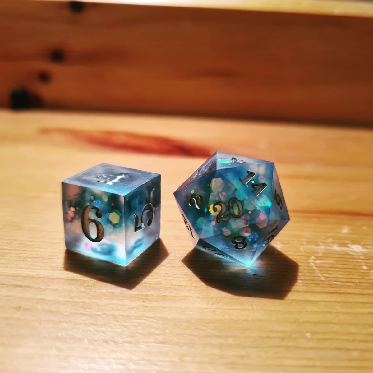NojCosplay's tweet photo. @Artyfakes My friend @writelikeashark is making dice. These are a few of his. https://t.co/Z86ol3ptI1