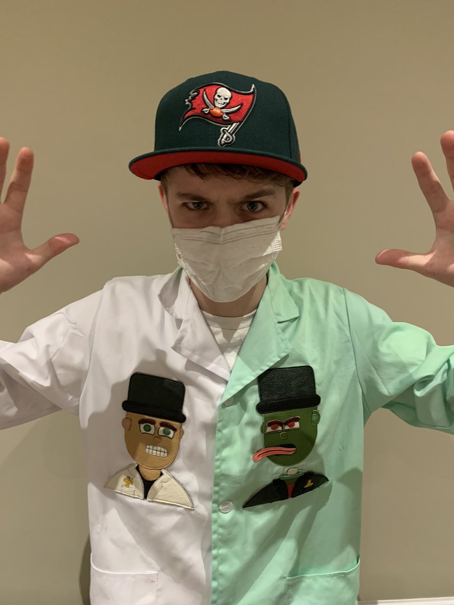 LMCrypt0's tweet photo. Dr Jekyll and Mr Hyde @ThePossessedNFT lab coat! Hand drawn, dyed and sewn using 46 pieces of recycled leather! Hope you guys like it! @_thel0stb0y_ @whatthefurr @tmw_buidls @luuminize https://t.co/8svsxGl3OG