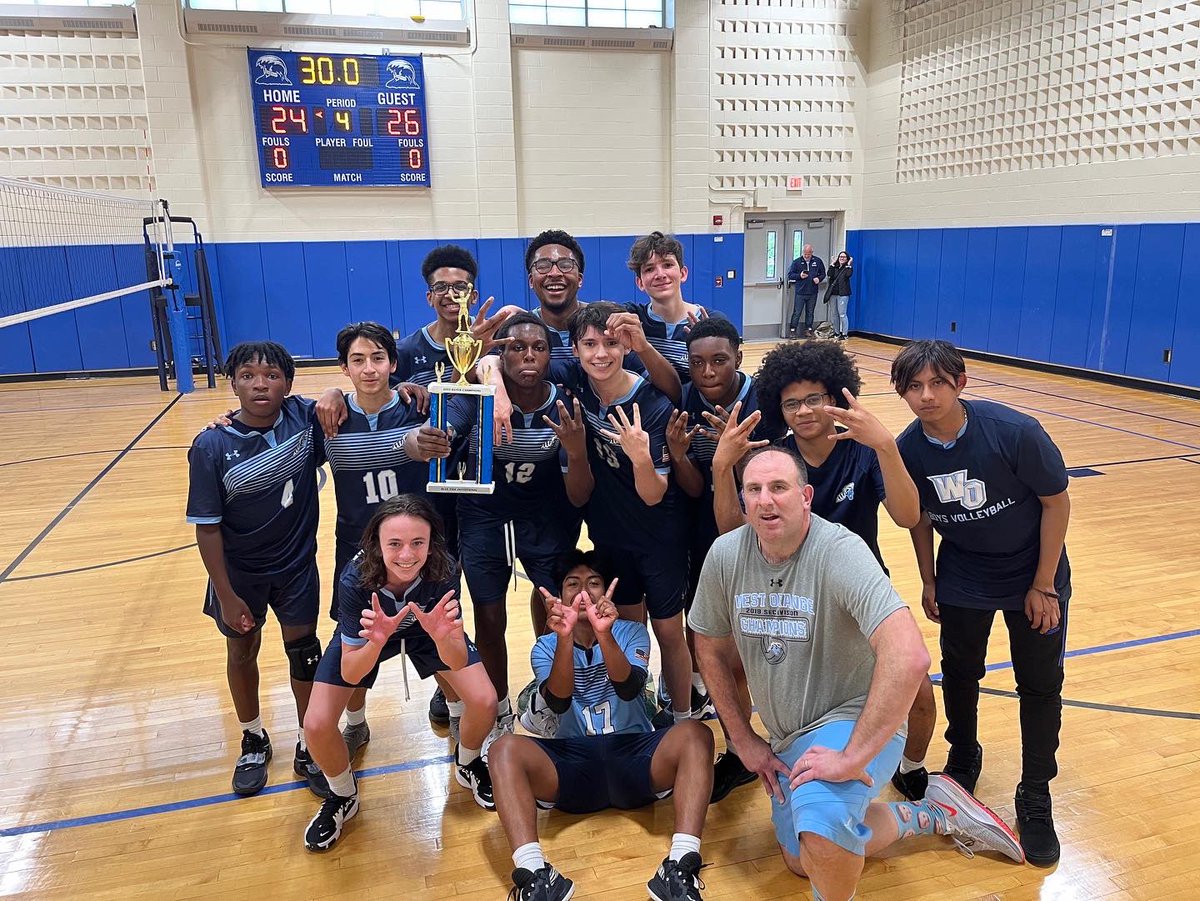 BlueTide_VBall's tweet photo. Congrats to @spf_volleyball for defeating Harrison to win the Gold Championship. Also, congrats to West Orange for defeating N. Hunterdon to win the Silver Championship. We hope all teams had a great day and wish them good luck with the rest of their seasons!
#FutureoftheProgram https://t.co/05ZOJLSJH3
