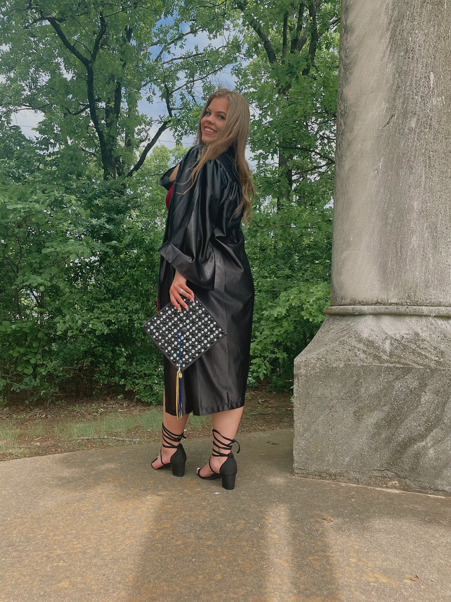 Brookeleroy's tweet photo. College educated she graduated ⚡️🎓 #lifeupdate https://t.co/83uJ11ytdZ