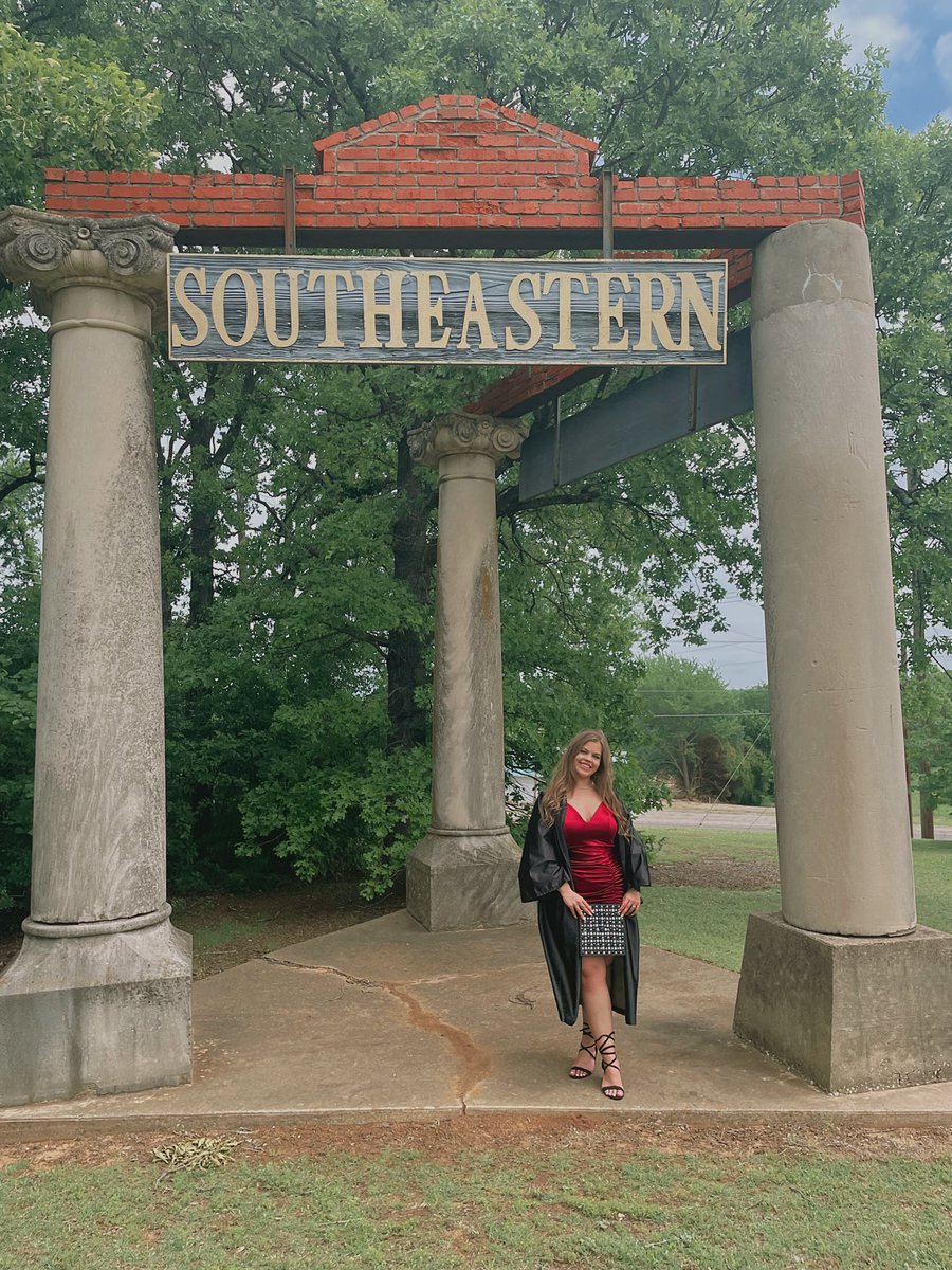 Brookeleroy's tweet photo. College educated she graduated ⚡️🎓 #lifeupdate https://t.co/83uJ11ytdZ