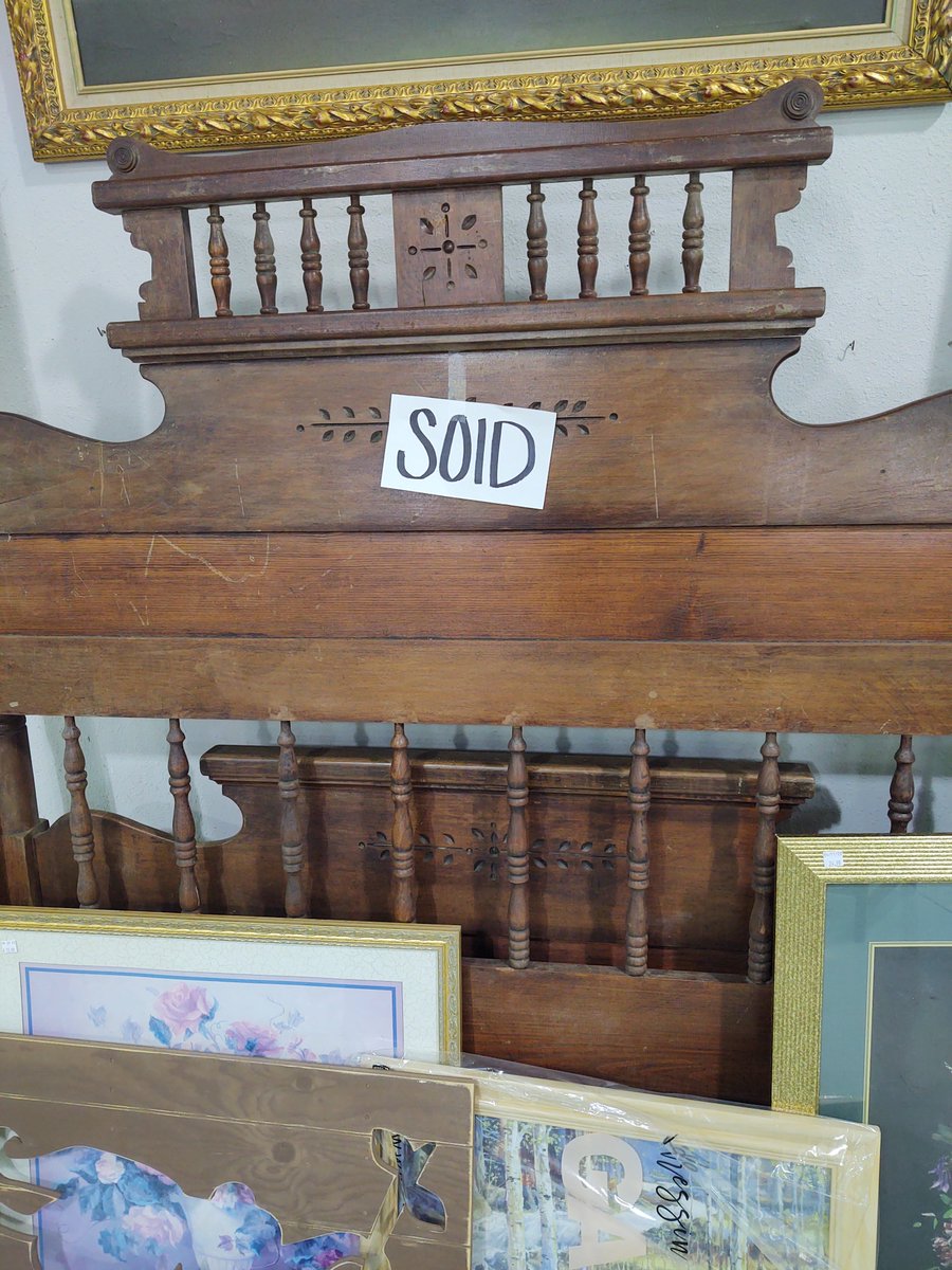 LadyPsylocke25's tweet photo. Yesh...
#grammarcop
#LOL 
#SaturdayFun 
#thrifting https://t.co/yvD4OqCH1q