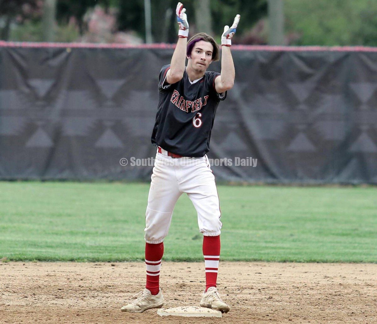 SWOSportsDaily's tweet photo. BASEBALL: Sophomore southpaws show the way as Fairfield tops Hamilton for seventh win in last eight games ... Rick Cassano report &amp; 52 captioned photos https://t.co/ZYtSPzB0aa @gmcsports @FCSDNews @fcsdathletics @fcsdsuper @fcsdsportsmed @fairfield_tribe @tbegs8 @KemperMurray https://t.co/UbHz9MHI3o