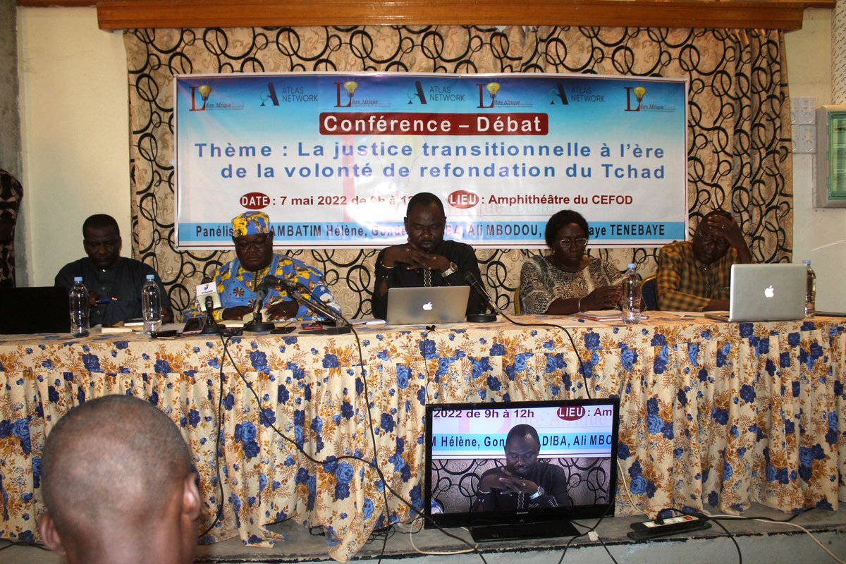 LibreTchad's tweet photo. 7 mai, conférence de @LibreTchad sur le thème "la justice transitionnelle à l'ère de la volonté de refondation du Tchad"
@gondeu #Lambatim_Hélène,  #Massalbaye_Ténébaye et #Ali_Mbodou ont fait une brillante présentation. Débat enrichissant avec le public.
@DDCTchad @presidencetd https://t.co/mhZCtVHTaE