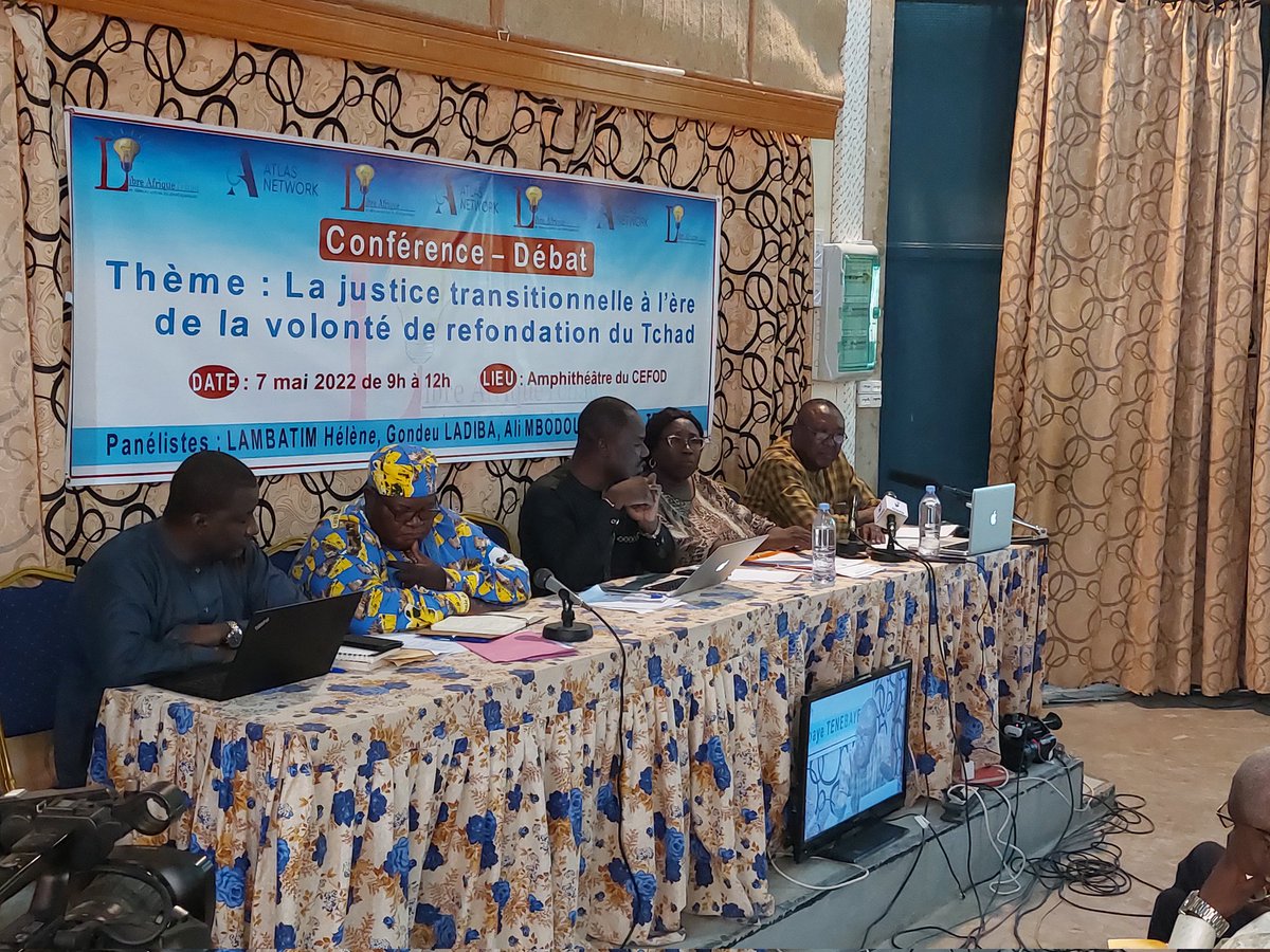 LibreTchad's tweet photo. 7 mai, conférence de @LibreTchad sur le thème "la justice transitionnelle à l'ère de la volonté de refondation du Tchad"
@gondeu #Lambatim_Hélène,  #Massalbaye_Ténébaye et #Ali_Mbodou ont fait une brillante présentation. Débat enrichissant avec le public.
@DDCTchad @presidencetd https://t.co/mhZCtVHTaE