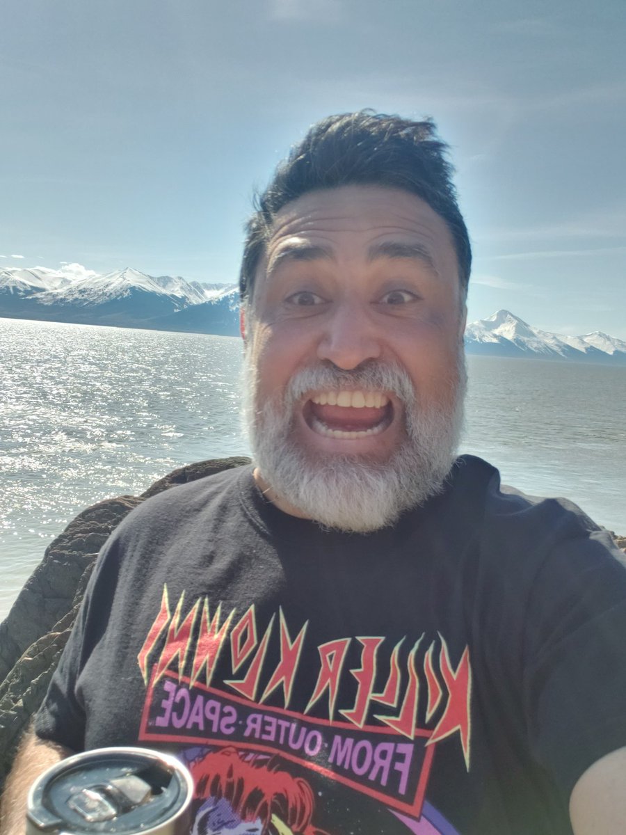 PapaJ_Torres's tweet photo. #sillyfacesaturday #alaskastyle #horrorloser 
#balugapoint https://t.co/MpKd0b1n0y