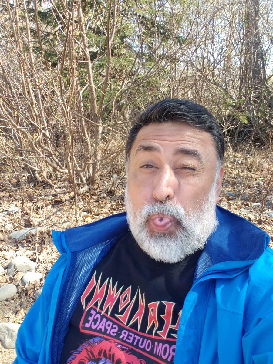 PapaJ_Torres's tweet photo. #sillyfacesaturday #alaskastyle #horrorloser 
#balugapoint https://t.co/MpKd0b1n0y