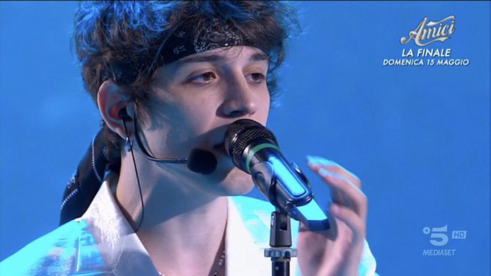 martiiv01's tweet photo. PRONTI A SCATENARE IL PANICO SE QUESTO ARTISTA NON VADA IN FINALE? #Amici21 https://t.co/zcSWHjmeda