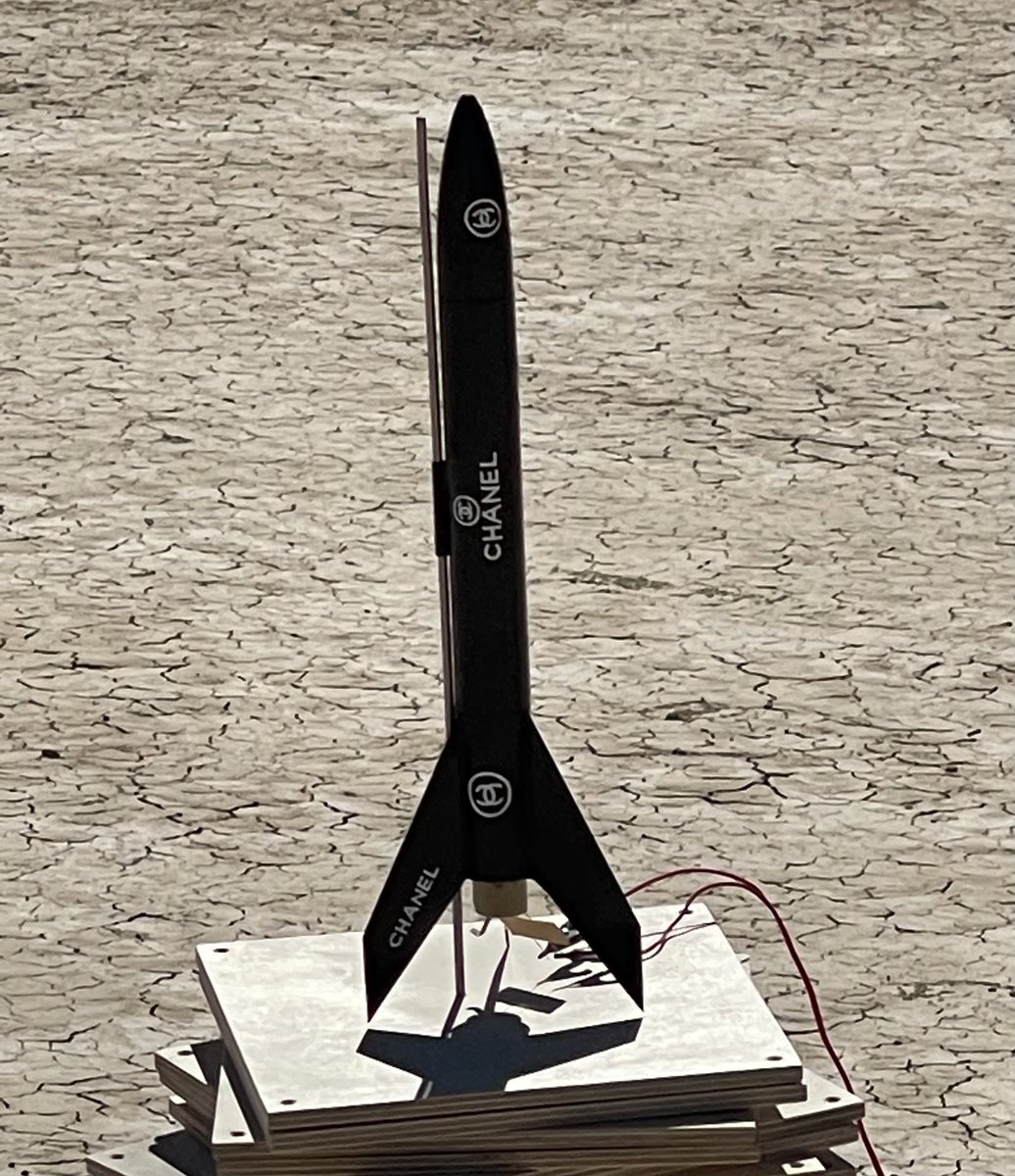 MBxxvv's tweet photo. Launched 🚀 @tsrocketfactory 🙏🏼 

“Peace Through Chemicals” 
#Chanel Perfect Rocket https://t.co/2vwLIZFCzZ