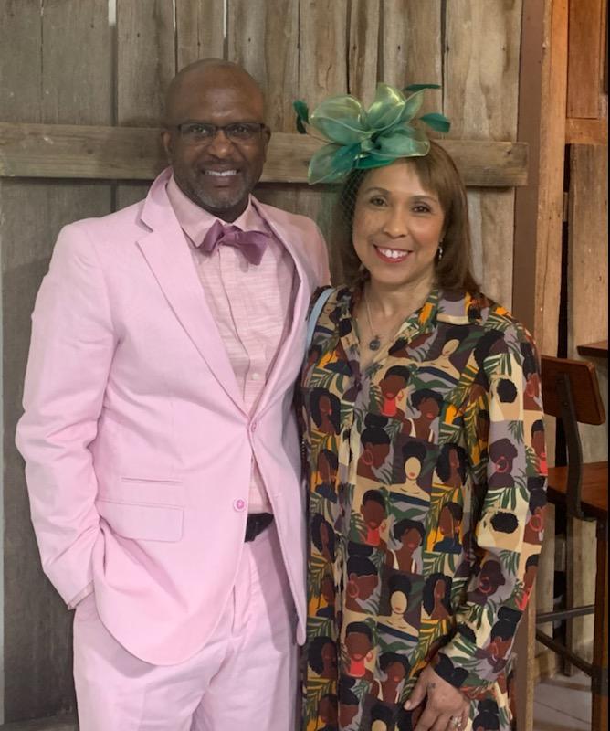 VTMattWins's tweet photo. #TeamWinston drinking perfect #MintJuleps at the #JHBards  #KentuckyDerby party.   
#SeersuckerSuits
#FancyHats https://t.co/8YbAg4p70N